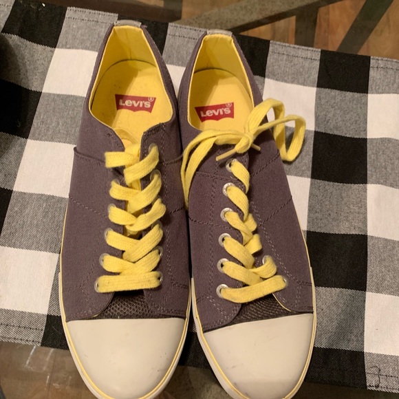 Men’s Levi shoes - Picture 2 of 2